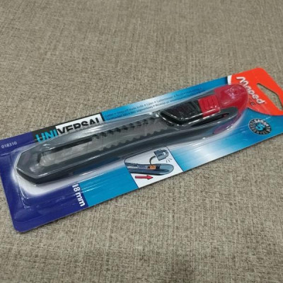 Dao Rọc Giấy Maped Plastic Phổ Thông 18 mm - 018310 - Màu Đỏ