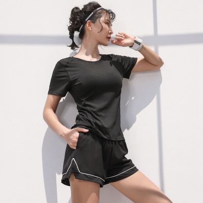 Bộ Đồ Đùi Thể Thao Nữ Gồm Quần Đùi Và Áo Thun Ngắn Tay Màu Đen New