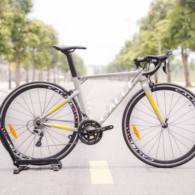 Xe đạp thể thao tay cong CALLI R6.5 Khung hợp kim nhôm, 20 tốc độ