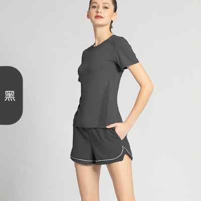 Bộ Đồ Đùi Thể Thao Nữ Gồm Quần Đùi Và Áo Thun Ngắn Tay Màu Đen New