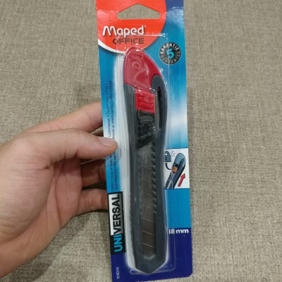 Dao Rọc Giấy Maped Plastic Phổ Thông 18 mm - 018310 - Màu Đỏ