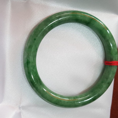 Vòng Cẩm Thạch tự nhiên mới Đậu Lý Sao Sao 56mm x cọng 9mm cao cấp sịn đẹp Vòng tay màu xanh đậu lý bông đậm đều bóng mượt đẹp Nữ 54kg - 64kg đeo rất đẹp sang tay món quà tặng Mẹ , người thân ý nghĩa ạ