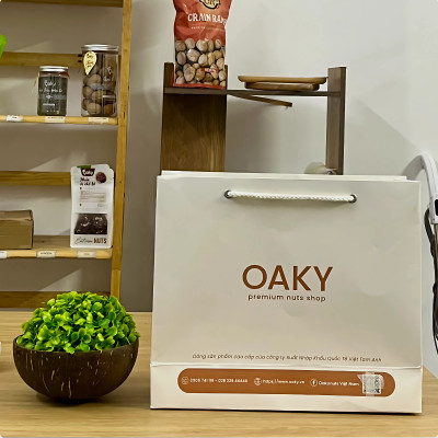 Quà Tặng Oaky - Combo Hạt Dinh Dưỡng Cao Cấp - Hạt Macca, Nho Khô Size lớn (450gram) - Tặng Túi Giấy Sang Trọng