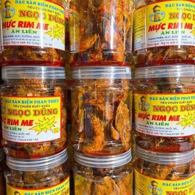 Mực Rim Me đã chế biến ăn liền hộp 500 gram là món ăn ngon ơi là ngon của shop Đặc Sản Biển Phan Thiết NGỌC DŨNG. Hạn sử dụng 6 tháng kể từ ngày đặt hàng