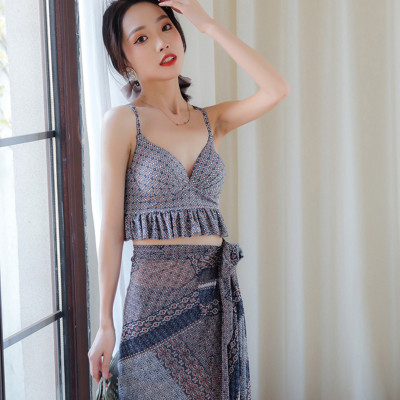 Bộ đồ bơi bikini nữ 2 mảnh đi tắm biển áo croptop kèm váy sang chảnh phong cách Hàn quốc