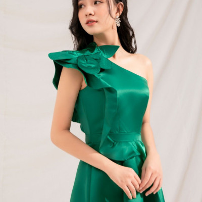 ĐẦM XÒE CỔ XÉO VAI ĐÍNH HOA LỚN 2463