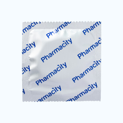 Pharmacity Bao cao su Ultra Invisible hương dâu siêu mỏng (3 cái/hộp)