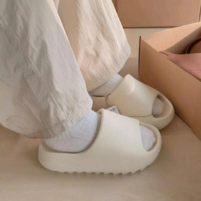 Dép Bánh Mì Nhám Nam Nữ Đúc Nguyên khối Cao 4 cm .