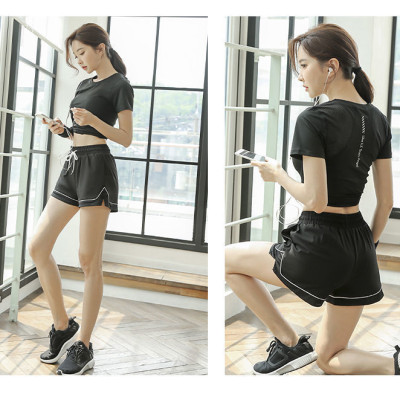 Bộ Đồ Đùi Thể Thao Nữ Gồm Quần Đùi Và Áo Thun Ngắn Tay Màu Đen New