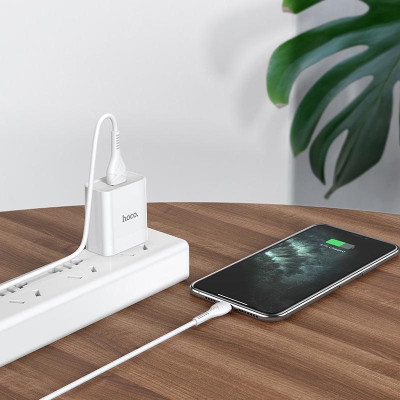 Bộ sạc Hoco C81A sạc nhanh 2.1A Max - Hàng Chính Hãng 1 cổng sạc Usb to lai ning  chất liệu PVC an toàn Pon Case