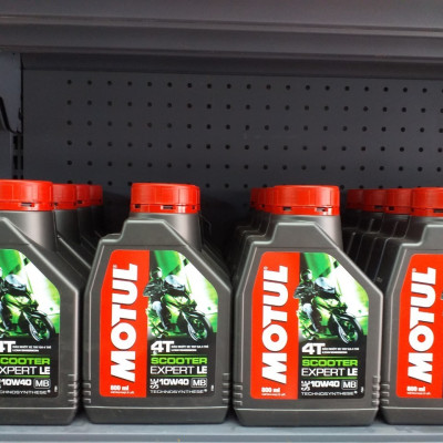 Nhớt Xe Tay Ga Motul Scooter Expert 10W40 800ml Chính Hãng