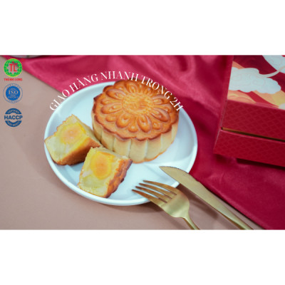 Hộp bánh trung thu Long Vân 1080g gồm 4 bánh (220g) - Thành Long - Tặng 1 hộp trà - Việt Nam